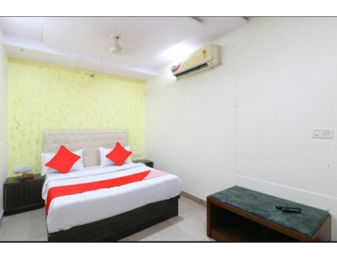 Hotel Kirandeep Agra Агра Экстерьер фото